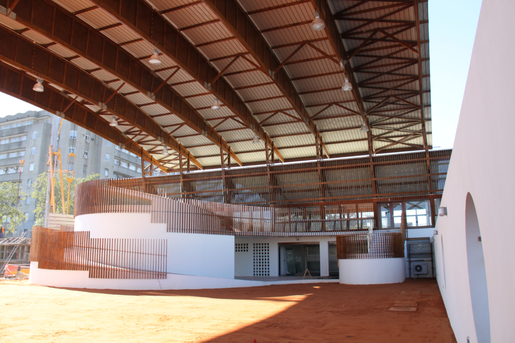 Curved beams inside the Fisheries Museum in Maputo